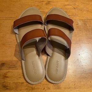 Old Navy  Double Strap  Sandals Size 7
